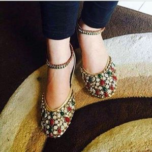 Pakistani shoes, khussas